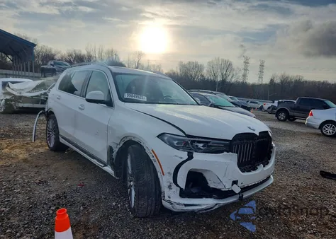 2021 BMW X7 xDrive40I z USA, uszkodzony, nr VIN 5UXCW2C00M9E44548